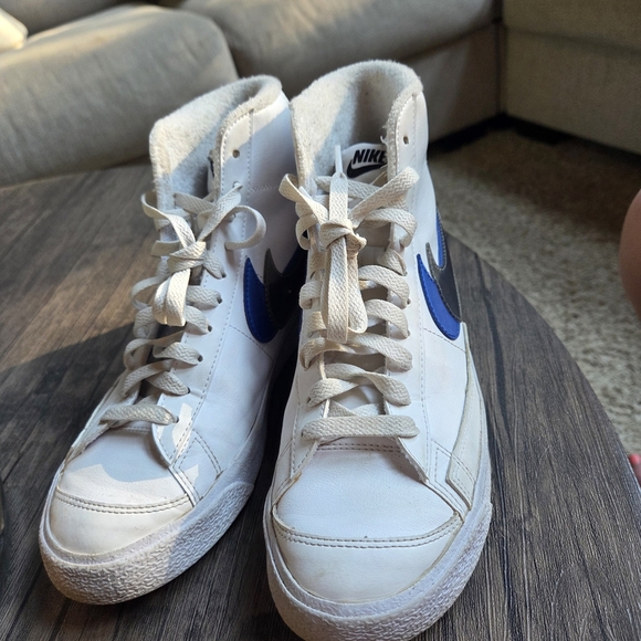 Nike White and Blue High-Top Sneakers - Picture 5 of 8